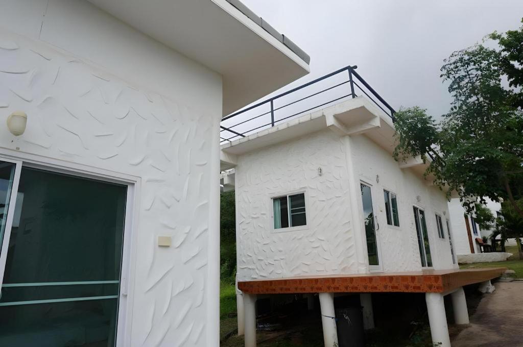 White Rock Resort Pakchong Bagian luar foto