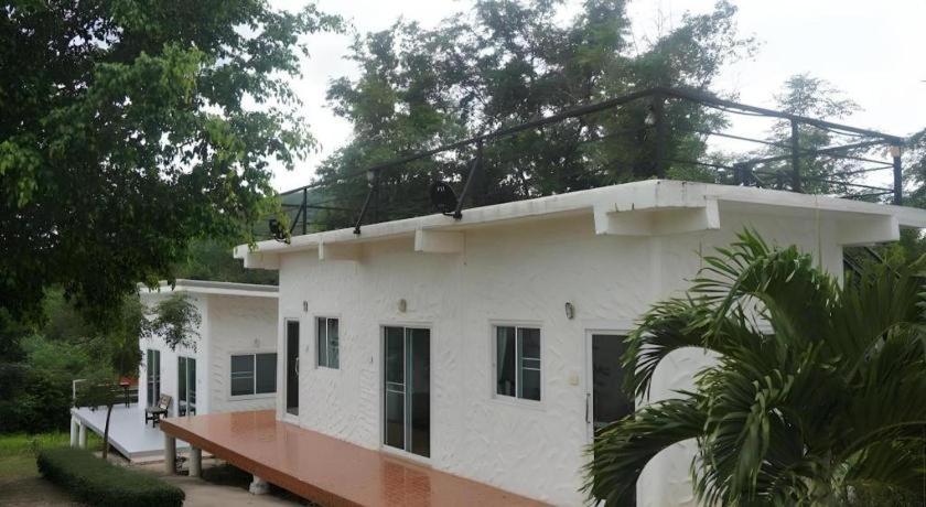 White Rock Resort Pakchong Bagian luar foto