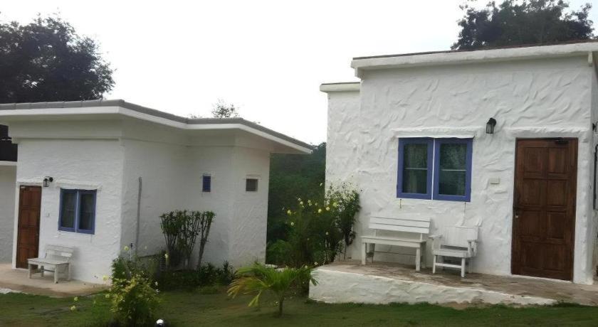 White Rock Resort Pakchong Bagian luar foto