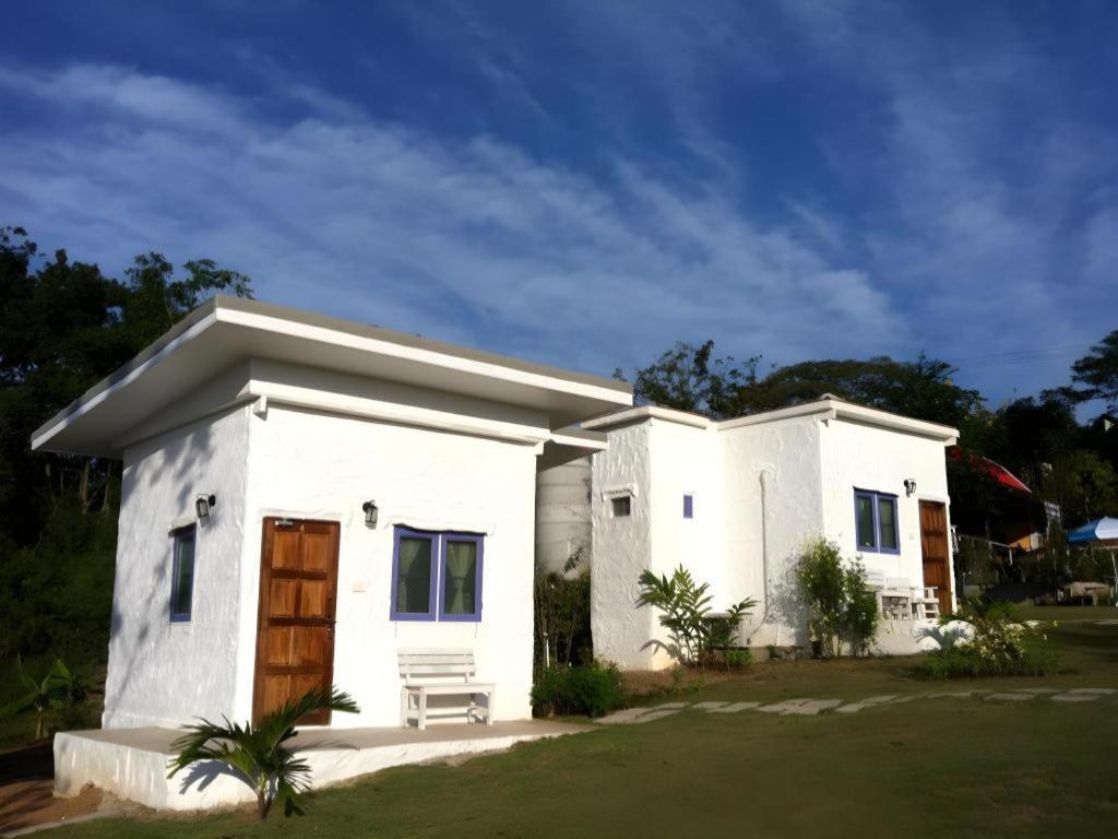 White Rock Resort Pakchong Bagian luar foto